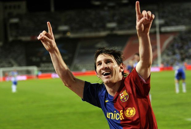 
                <strong>Lionel Messi: 2008</strong><br>
                Endgültiger Sprung in die Weltklasse. Messi wird mit Argentinien Olympiasieger, schafft es in das UEFA Team des Jahres und trifft in 51 Spielen ganze 38 Mal. "La Pulga" ist aus der ersten Elf Barcelonas nicht mehr wegzudenken. 
              