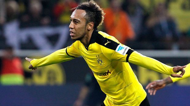 
                <strong>Pierre-Emerick Aubameyang (Borussia Dortmund)</strong><br>
                Stürmer: Pierre-Emerick Aubameyang (Borussia Dortmund). Der Gabuner geht auf Rekorde-Jagd. Unfassbare 18 Tore gelingen dem Dortmunder bis Weihnachten. Damit fehlen ihm 22 weitere, um den Uralt-Rekord von Gerd Müller einzustellen. Durch seine Schnelligkeit und seinem neu erworbenen Killer-Instinkt vor dem Tor ist der 26-Jährige diese Saison für die gegnerischen Abwehrreihen nicht zu halten.  
              