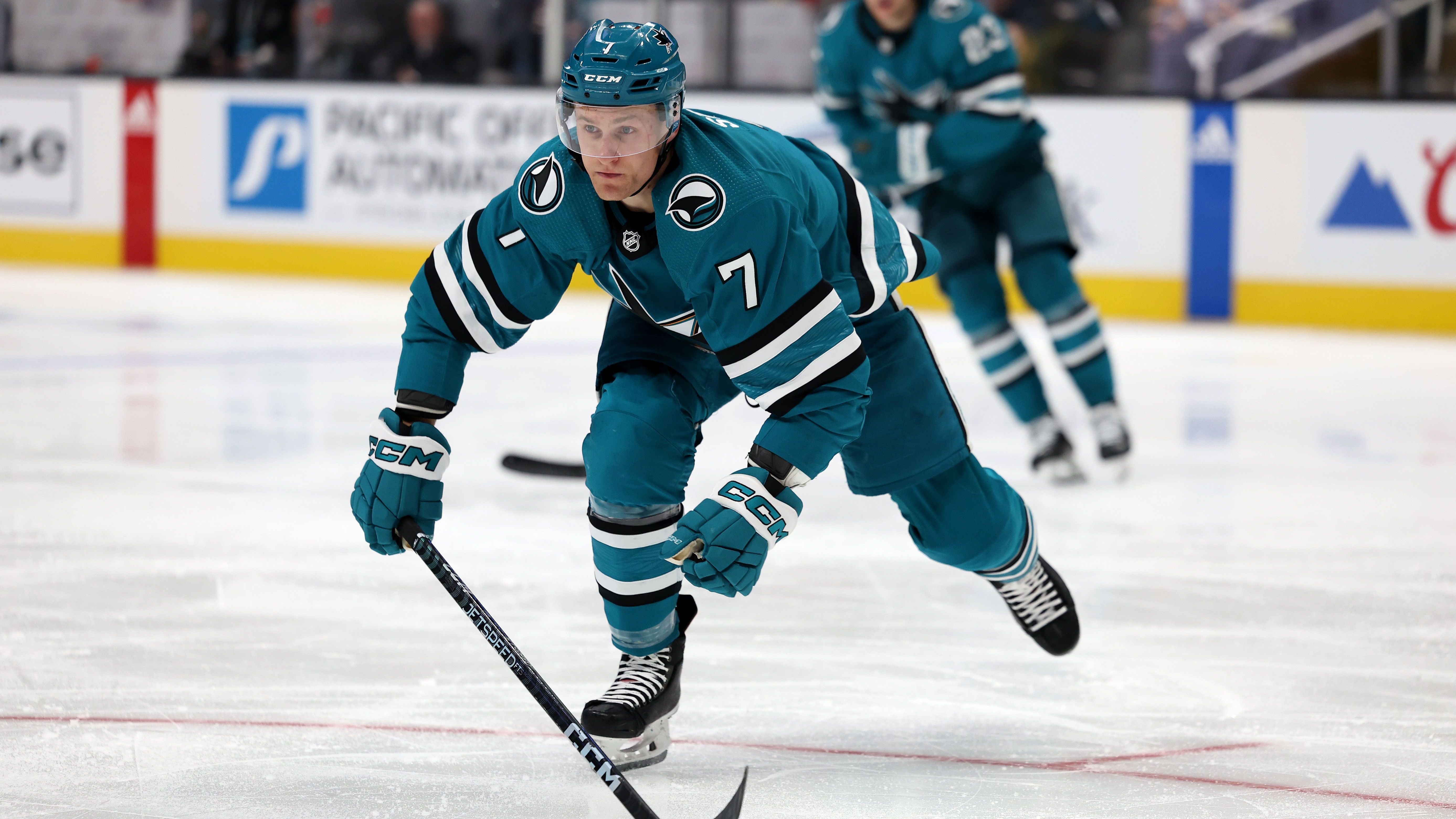 <strong>Platz 12: Nico Sturm</strong><br>• Liga: NHL<br> • Verein/Franchise: San Jose Sharks<br> • Gehalt: 2.000.000 Dollar<br> • In den USA bislang verdient: 5.520.230 Dollar