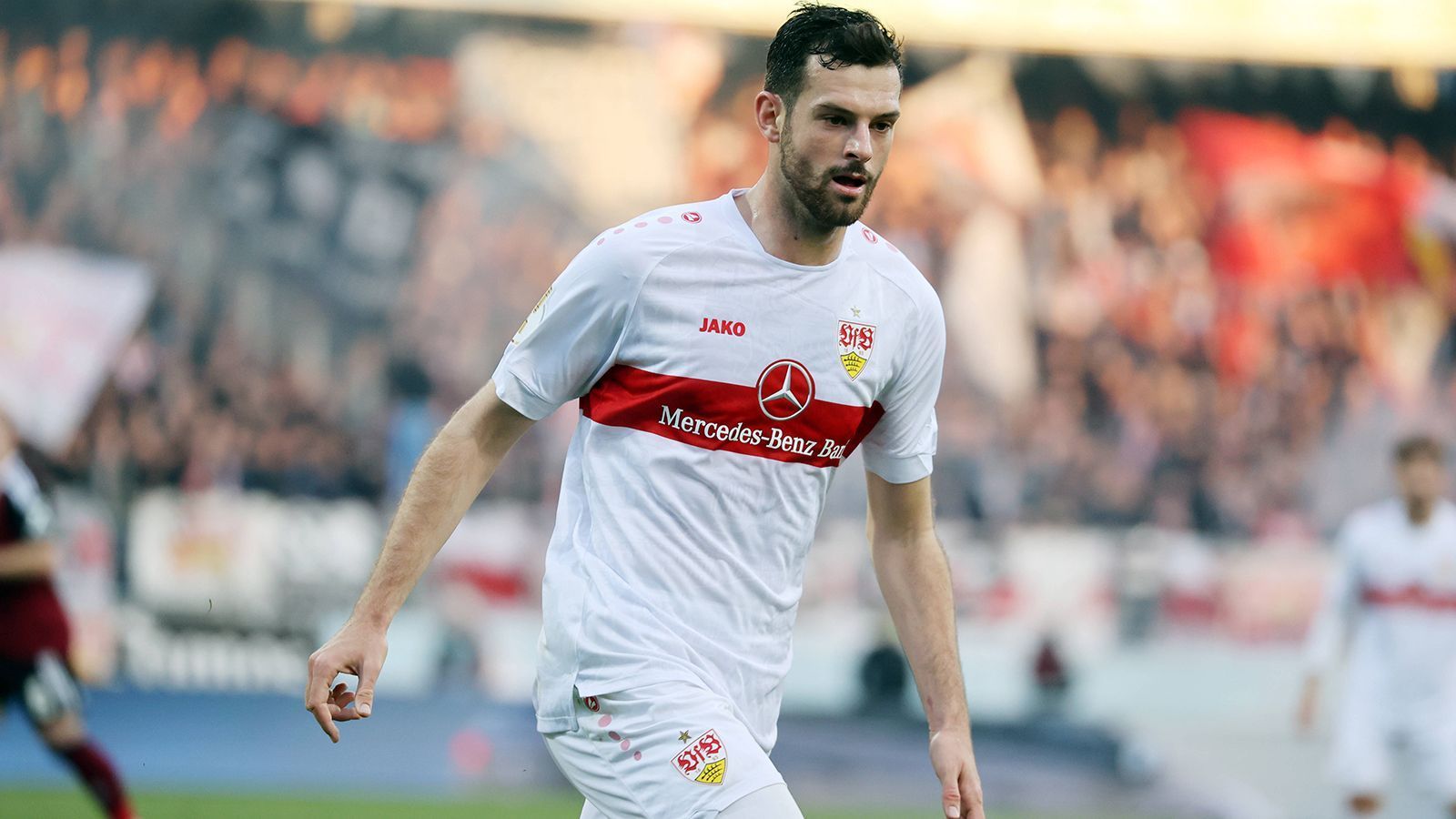 
                <strong>Luca Pfeiffer (VfB Stuttgart)</strong><br>
                Kommt beim Stand von 3:0 für Guirassy ins Spiel (67.). In der verbleibenden Spielzeit ohne auffällige Szene. ran-Note: 3
              