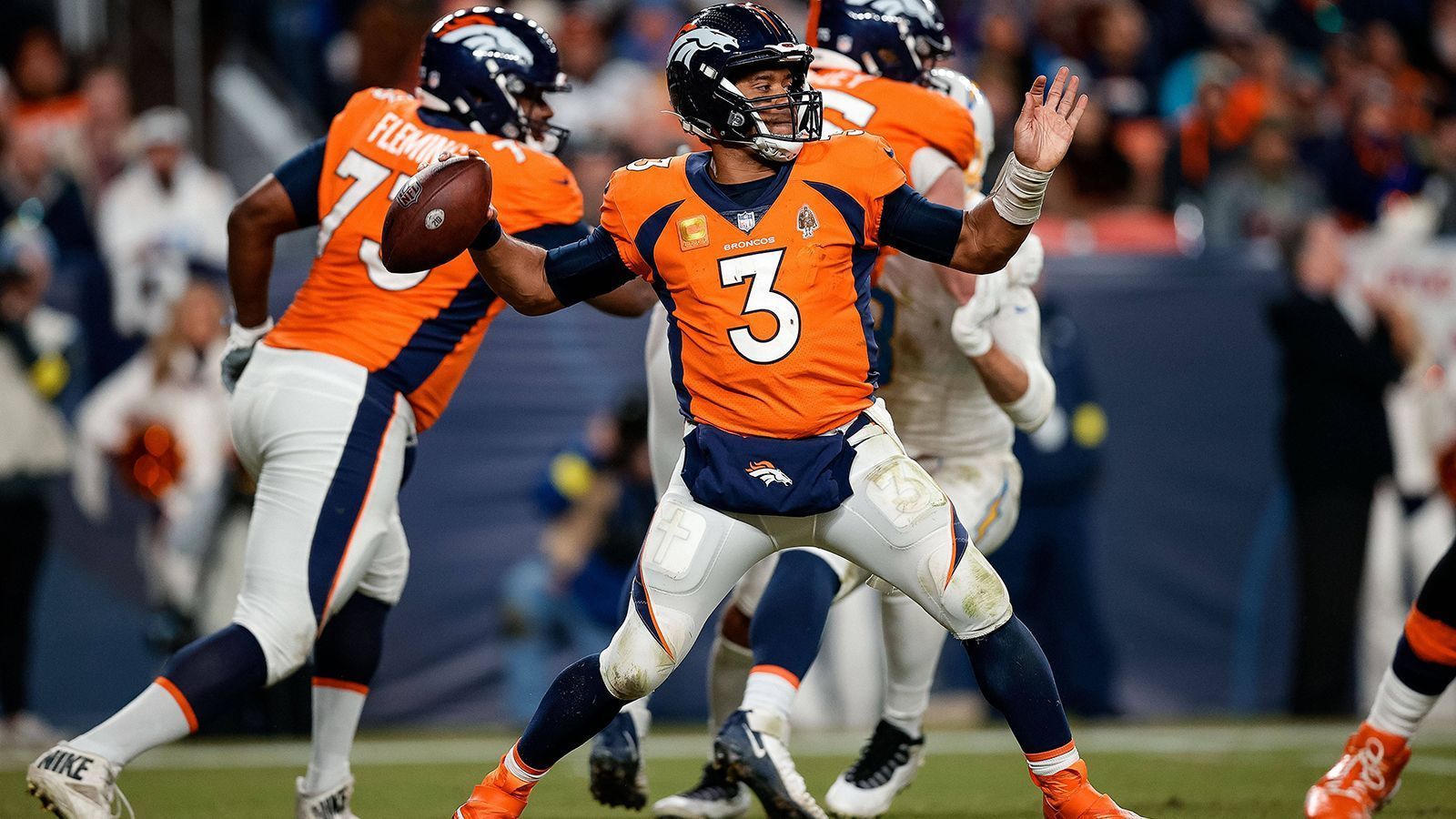 
                <strong>Platz 11 - Denver Broncos</strong><br>
                Einnahmen: 143 Millionen Dollar (Besitzer: Rob Walton)
              