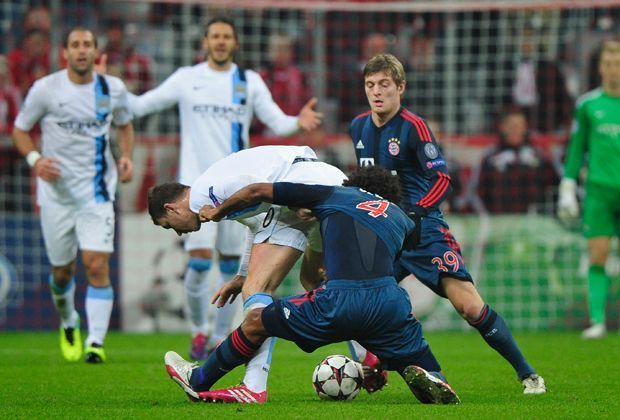 
                <strong>FC Bayern München - Manchester City 2:3</strong><br>
                Nach einer Viertelstunde scheint bereits alles entschieden, doch Manchester City kämpft sich zurück ins Spiel
              