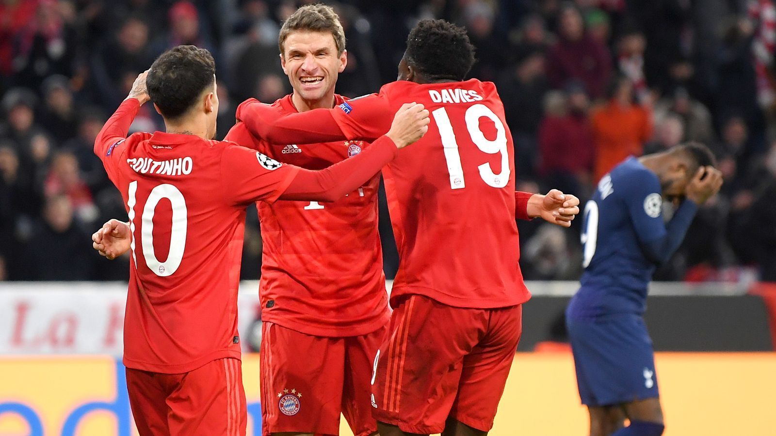 
                <strong>Diese Teams haben die perfekte Gruppenphase geschafft</strong><br>
                Der FC Bayern hat mit dem 3:1-Erfolg gegen Tottenham Hotspur die Gruppenphase ohne Punktverlust überstanden. Damit reihen sich die Münchener in eine elitäre Gruppe ein. ran.de zeigt alle Teams, die seit der Gründung der Champions League eine perfekte Gruppenphase gespielt haben.
              