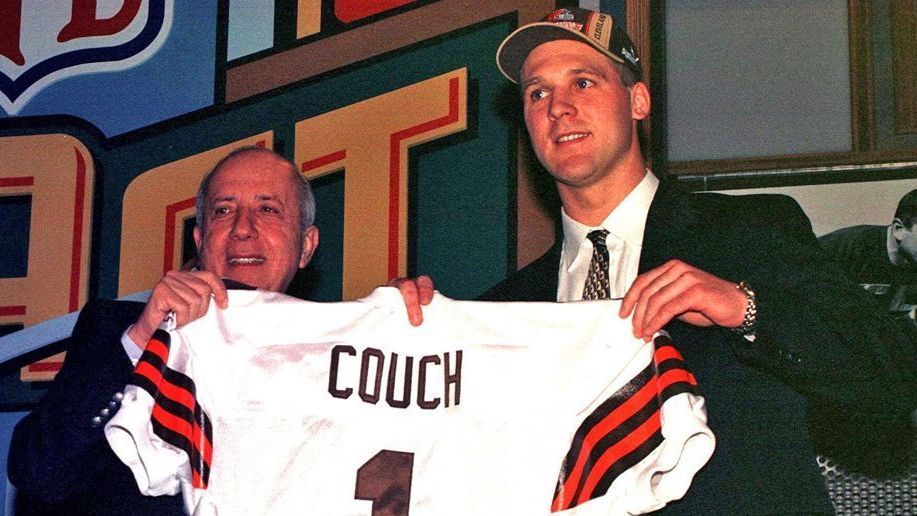 <strong>26. Tim Couch, QB (1999, Cleveland Browns)</strong><br>Struggles als Expansion Team Quarterback, hatte aber auch mit vielen Herausforderungen zu kämpfen.