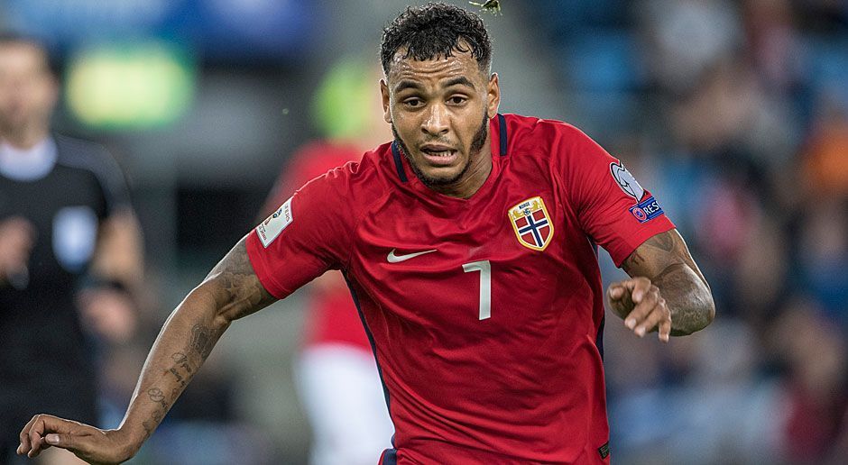 
                <strong>Joshua King (29 Länderspiele)</strong><br>
                Vom Sohn eines Gambianers und einer Norwegerin geht die größte Gefahr aus. Drei Treffer hat der 25-Jährige in der WM-Quali bislang erzielt, zuletzt war er am Freitag gegen Aserbaidschan erfolgreich. In Deutschland versuchte er sich während der Hinrunde der Saison 2011/2012 bei Borussia Mönchengladbach, kam jedoch über zwei Kurzeinsätze nicht hinaus. Bereits kurz vor seinem 16. Geburtstag verließ er sein Heimatland, um sich Manchester United anzuschließen. Seit 2015 stürmt King für den AFC Bournemouth und ließ dort in der vergangenen Premier-League-Saison mit 16 Toren aufhorchen.
              