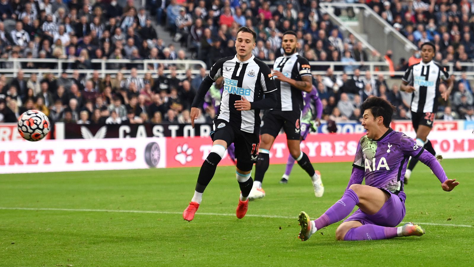 
                <strong>Tottenham macht den Deckel drauf</strong><br>
                Nach Wiederaufnahme des Spiels erhöhte Spurs-Star Heung-Min Son vor der Pause noch auf 3:1. Am Sieg Tottenhams änderte auch Diers Eigentor in der Schlussphase nichts mehr.
              