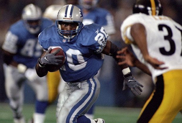 
                <strong>Barry Sanders</strong><br>
                Für "Megatron" Calvin Johnson steht fest: Nur Barry Sanders kann der Namensgeber sein. Die Runningback-Legende der Detroit Lions wurde zehn Mal in den Pro Bowl gewählt. 
              
