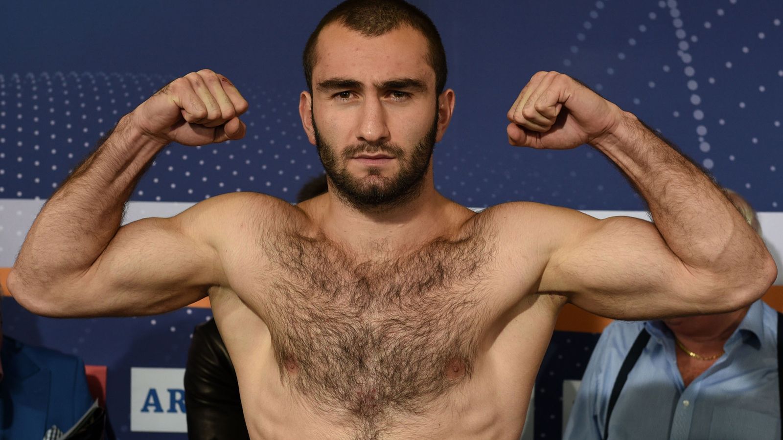 
                <strong>Murat Gassiev: "Iron" mischt das Cruisergewicht auf</strong><br>
                Die Amateurkarriere war relativ kurz, nach 25 Kämpfen wurde Gassiev Profi. Sein Debüt feierte er am 21. September 2011. Gegen den Ukrainer Roman Mirzoev kam er zu einem Punktsieg.
              