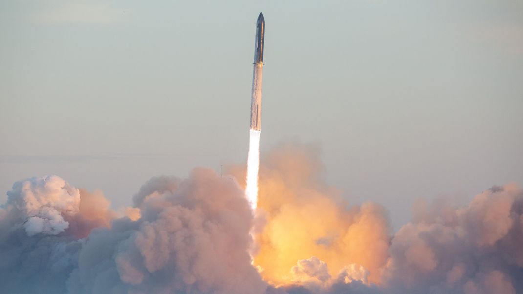Am 18. November hob das Starship auf der Hauptraketenstufe "Super Heavy" zum zweiten Testflug ins All ab.  