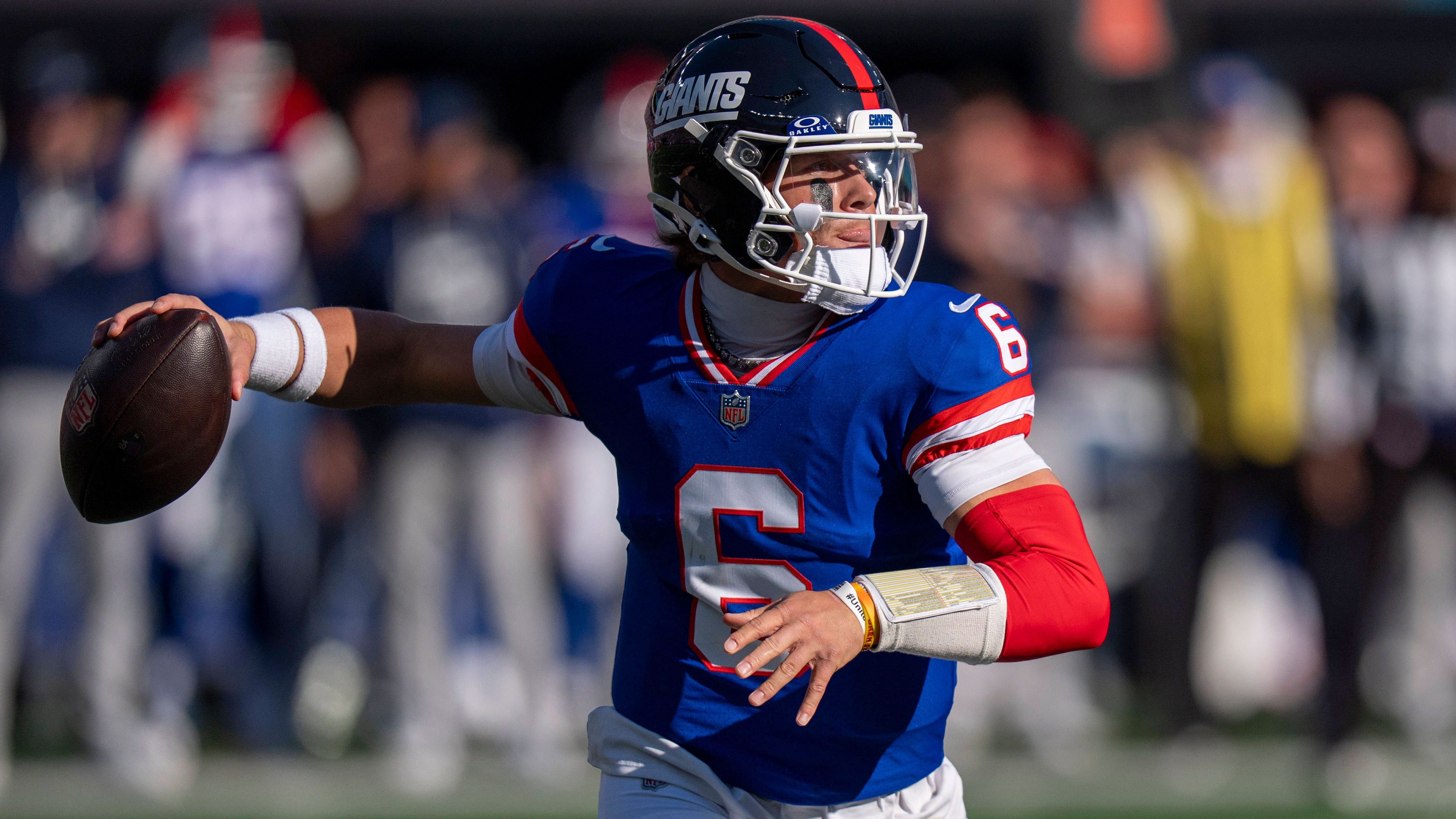 <strong>Platz 26: New York Giants (Vorwoche: 26)<br></strong>Jaxson Dart kann einem leid tun. Seine Versuche, die New York Giants konkurrenzfähig zu halten in allen Ehren, aber sie sind ein Tropfen auf dem heißen Stein der Unfähigkeit der Giants-Franchise in ihrer Gesamtheit. Dass Cam Skattebo und Malik Nabers den Rest des Jahres verletzt fehlen, macht es nicht besser.