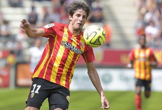 
                <strong>RC Lens</strong><br>
                Frankreichs ehemaliger Meister ist zu einer Fahrstuhlmannschaft verkommen. Nach drei Jahren Zweitklassigkeit kehrte Lens 2014 in die Ligue 1 zurück, um ein Jahr später als abgeschlagener Letzter wieder abzusteigen.
              