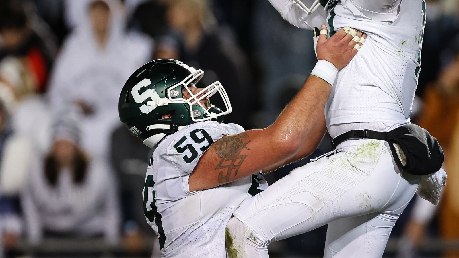 <strong>Nick Samac (Baltimore Ravens)</strong><br><em>College: Michigan State<br>Position: Center<br>Draftpick: 228 (Runde 7)</em><br>Diese Wahl ist die fragwürdigste im ansonsten sehr soliden Draft der Baltimore Ravens. Hoffentlich haben sie Samac nicht nur als Center geholt. Denn auf dieser Position sieht er auf absehbare Zeit kein Land gegen den etatmäßigen Center Tyler Linderbaum.&nbsp;