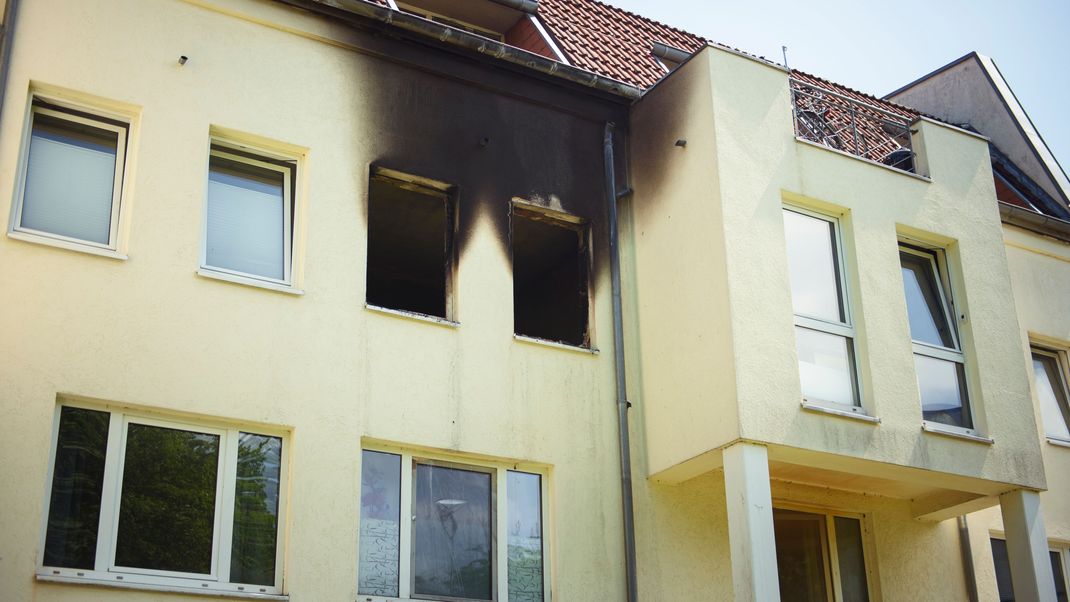 Gewaltige Explosion in Lüneburger Mehrfamilienhaus.