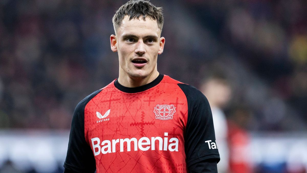 Leverkusen, Bayarena, 05.02.2025: Florian Wirtz of Leverkusen looks on during the dfb cup match between Bayer 04 Leverkusen v. 1.FC Koeln. *** Leverkusen, Bayarena, 05 02 2025 Florian Wirtz of Leve...