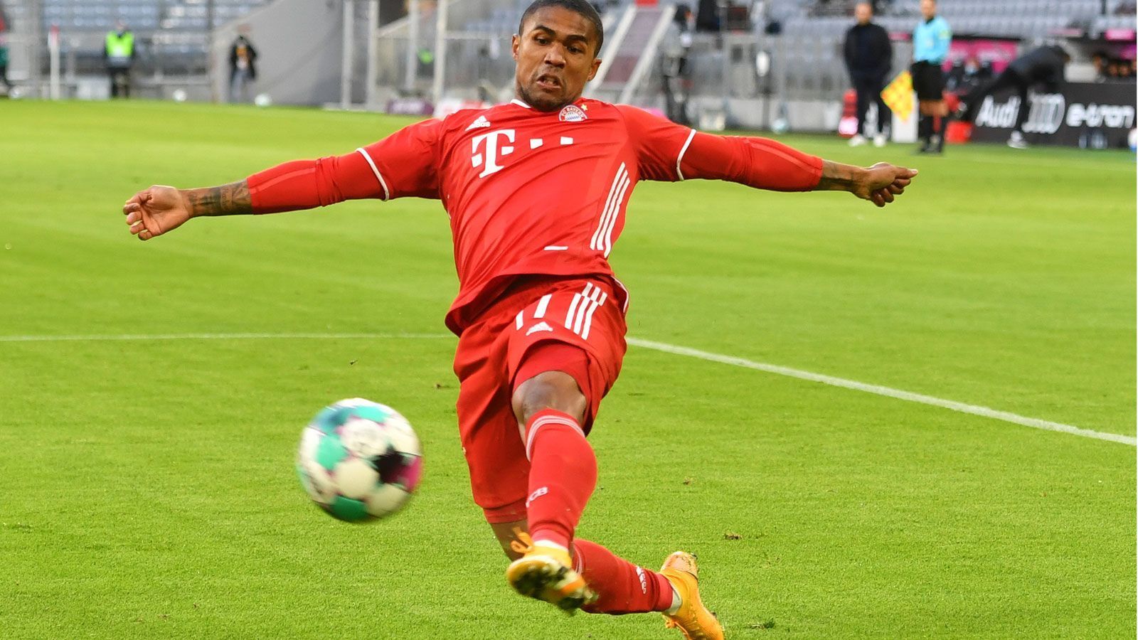 
                <strong>Douglas Costa</strong><br>
                Mischt in der Schlussphase anstelle von Coman mit. Der Brasilianer hat aber keine auffälligen Szenen mehr. ohne Note
              