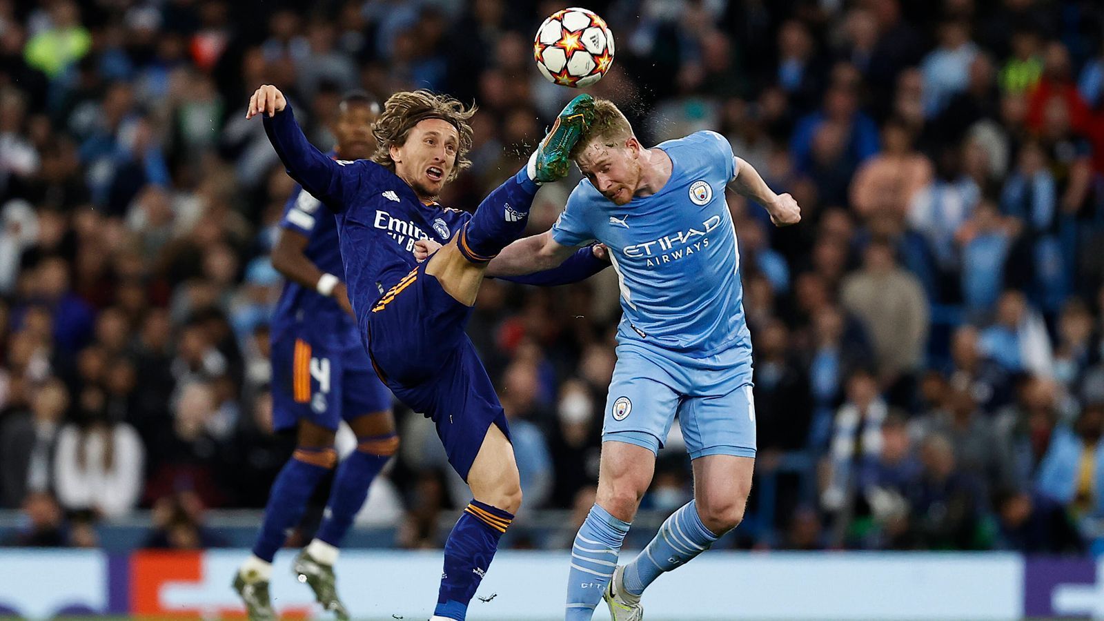 
                <strong>CL-Spektakel! ManCity und Real Madrid im ran-Starwatch</strong><br>
                Spektakel pur in der Champions League beim Halbfinal-Hinspiel zwischen Real Madrid und Manchester City. Am Ende setzen sich die Citizens mit 4:3 (2:1) durch. ran hat bei jeweils drei Stars beider Teams und den Trainern genauer hingeschaut. 
              