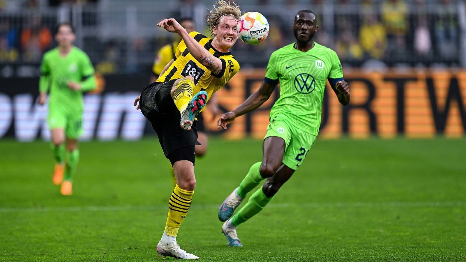 
                <strong>Julian Brandt</strong><br>
                In der Anfangsphase nicht so auffällig, steigert sich aber im Spielverlauf. Legt uneigennützig zum 3:0 für Malen auf. Hatte schon dominantere Auftritte, aber erneut gute Leistung. Verlängert kurz vor Schluss zum 6:0 auf Bellingham. ran-Note: 2
              