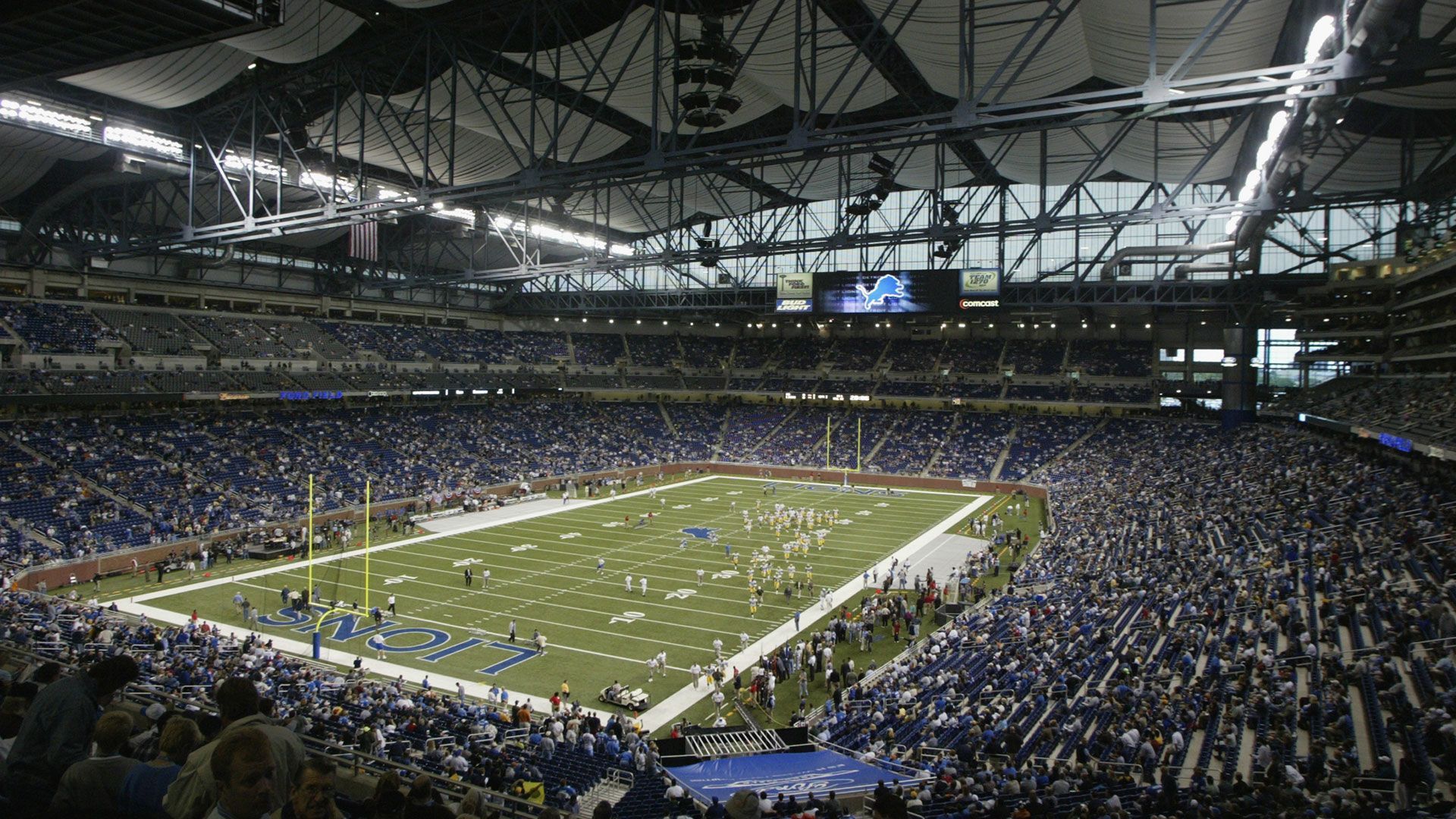 
                <strong>Platz 30 (geteilt): Detroit Lions</strong><br>
                &#x2022; Stadion: Ford Field<br>&#x2022; Preis für ein kleines Bier: 5 Dollar <br>
              