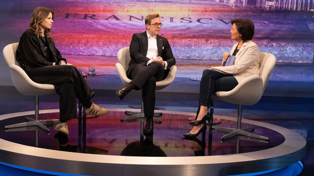 In der ARD-Talksendung "Maischberger" geraten Klimaschutzaktivistin Luisa Neubauer und CDU-Politiker Philipp Amthor aneinander.