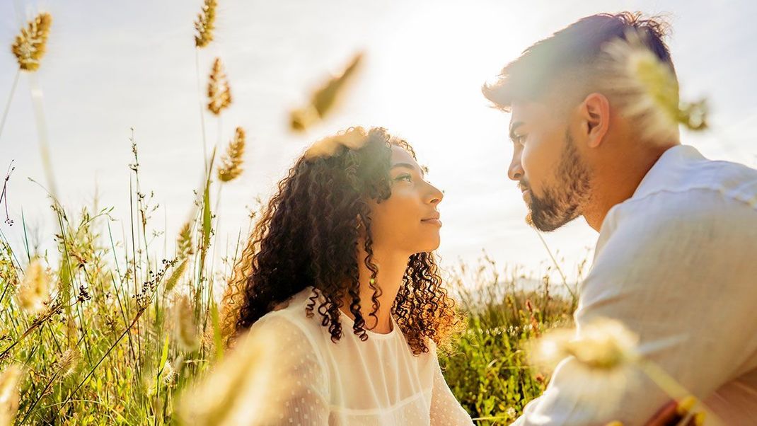 Ihr seid frisch verlobt und die Planung für eure Traumhochzeit ist bereits in vollem Gang? Dann haben wir jetzt noch das i-Tüpfelchen: Das perfekte Parfum, welches euren Tag unvergesslich machen wird.