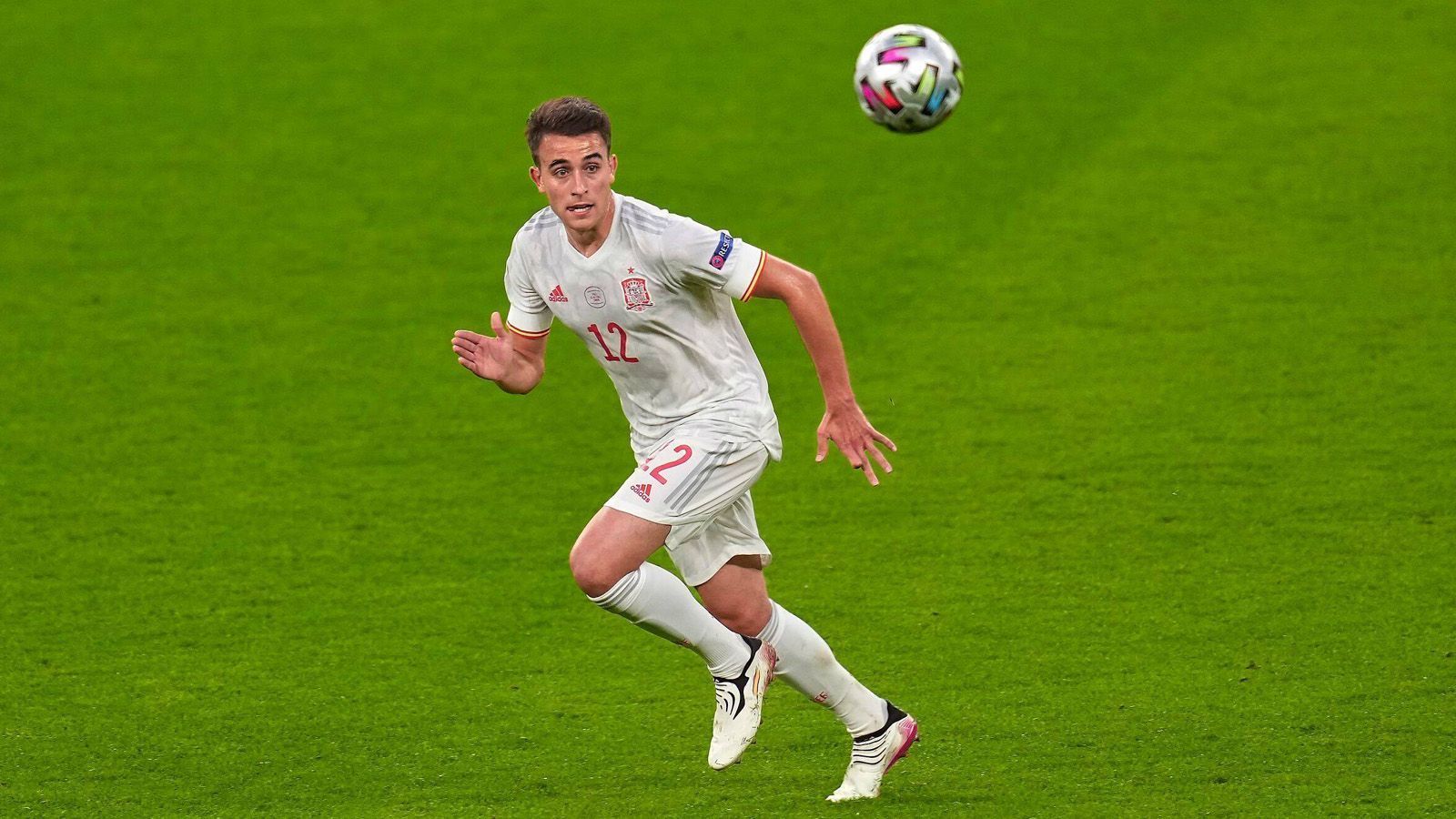 
                <strong>Eric Garcia (20 Jahre, Spanien, FC Barcelona)</strong><br>
                Wir bleiben bei der spanischen Auswahl, weil diese mit besonders vielen Talenten gesegnet ist. Eric Garcia blickt bereits auf elf Länderspiele für die A-Nationalmannschaft zurück, stand auch bei der Europameisterschaft 2021 drei Mal in der Startelf. Der Innenverteidiger wurde beim FC Barcelona ausgebildet, wechselte zwischenzeitlich zu Manchester City und gab dort sein Profidebüt, kehrte nun aber nach Barcelona zurück.  
              