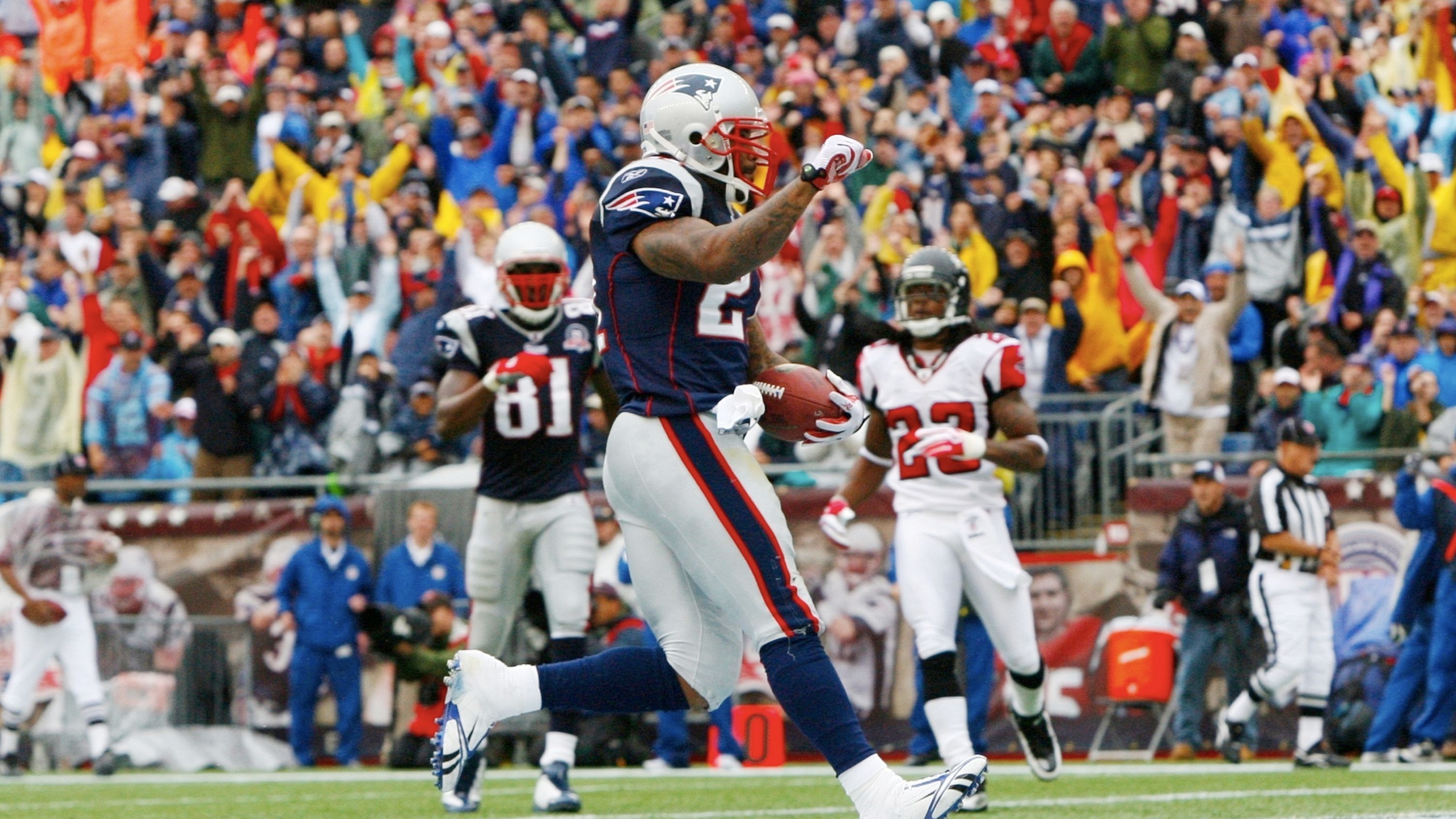 <strong>Fred Taylor</strong><br>Position: Running Back<br>Teams:&nbsp;Jacksonville Jaguars (1998 – 2008), New England Patriots (2009 – 2010)<br>Erfolge: Ein Mal First-Team All-Pro<br>Finalist, der es 2024 nicht in die Hall of Fame geschafft hat<br>Für HoF verfügbar: 9 Jahre