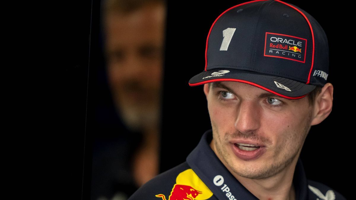 BARCELONA - Max Verstappen (Red Bull Racing) before the start of the drivers parade at the Circuit de Barcelona-Catalunya prior to the Spanish Grand Prix. ANP SANDER KING xVIxANPxSportx xxANPxIVx 5...