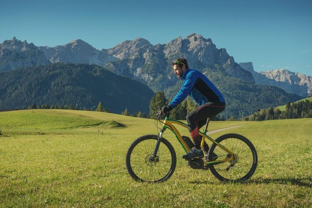 Trekking E-Bikes: Über Stock und Stein komfortabel unterwegs