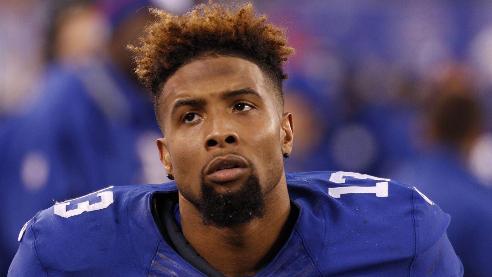 
                <strong>Odell Beckham Jr.: Die Details zu seinem Mega-Vertrag</strong><br>
                Garantiertes Salär in den ersten Jahren: 2018 sind es 1,459 Millionen Dollar, 2019 immerhin 16,75 Millionen. 2020 und 2021 bekommt Beckham 14 bzw. 14,5 Millionen Dollar, von denen 14 bzw. 12,791 Millionen erst ab dem dritten Tag des Liga-Jahres garantiert sind. Vorher nur bei einer Verletzung. 2022 und 2023 ist von den jeweils 13,75 Millionen Dollar nichts garantiert. Unter dem Strich sind bei Vertragsunterzeichnung 40,959 Millionen Dollar garantiert, bei Verletzung kurioserweise 65 Millionen.
              