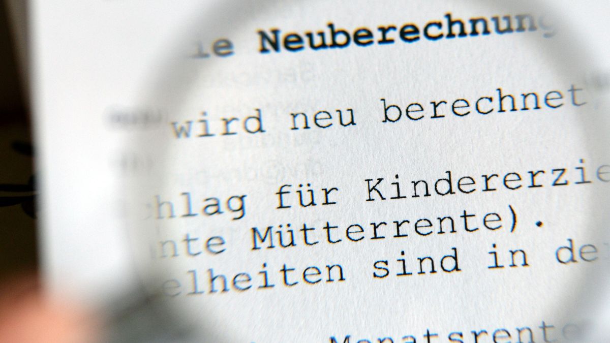 Die Ausweitung der Mütterrente erfordert eine Neuberechnung zahlreicher Rentenbescheide.