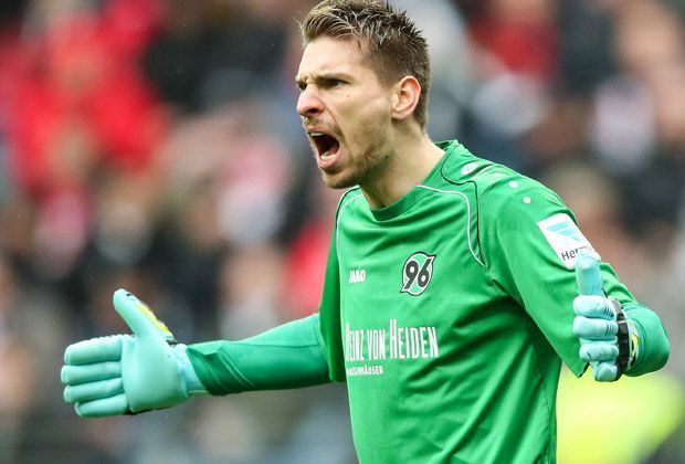 
                <strong>Ron-Robert Zieler (Hannover 96)</strong><br>
                Dass Hannover 96 im nächsten Jahr noch Bundesliga spielt, haben sie auch Ron-Robert Zieler zu verdanken. Vor allem in der heißen Schlussphase der Saison war der "Dauerbrenner" ein sicherer Rückhalt.
              