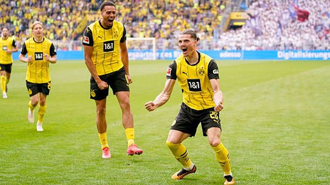 Felix Nmecha (l.) und Marcel Sabitzer beim Jubel