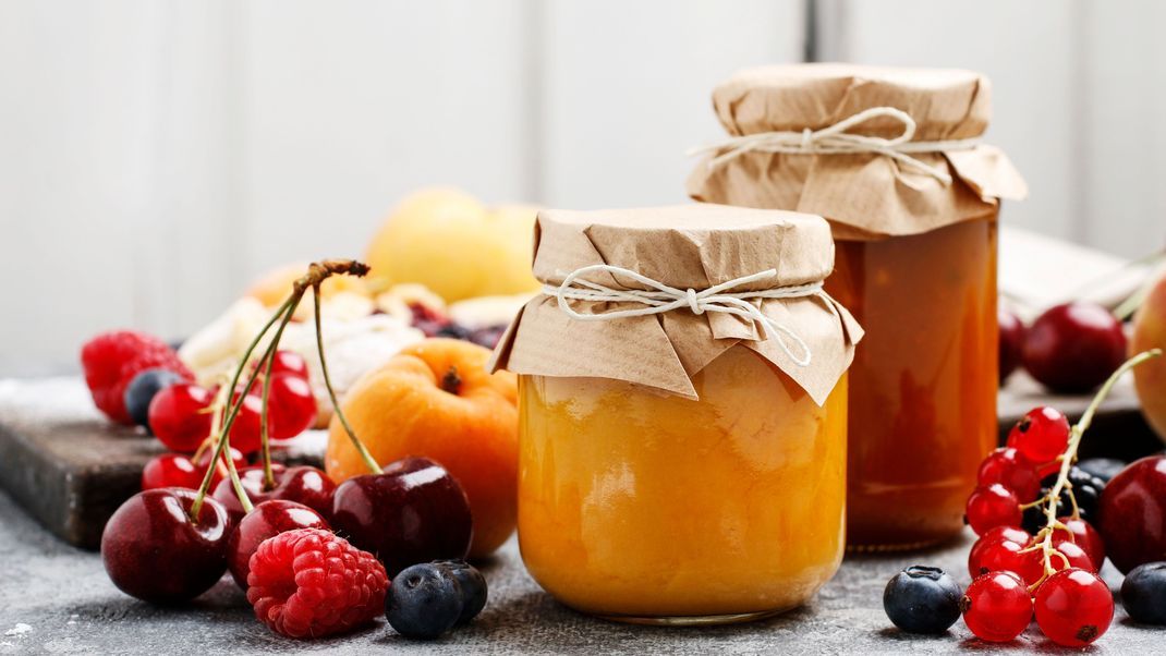 Der Unterschied zwischen Marmelade, Gelee und Konfitüre ist sogar in der Konfitürenverordnung festgeschrieben.