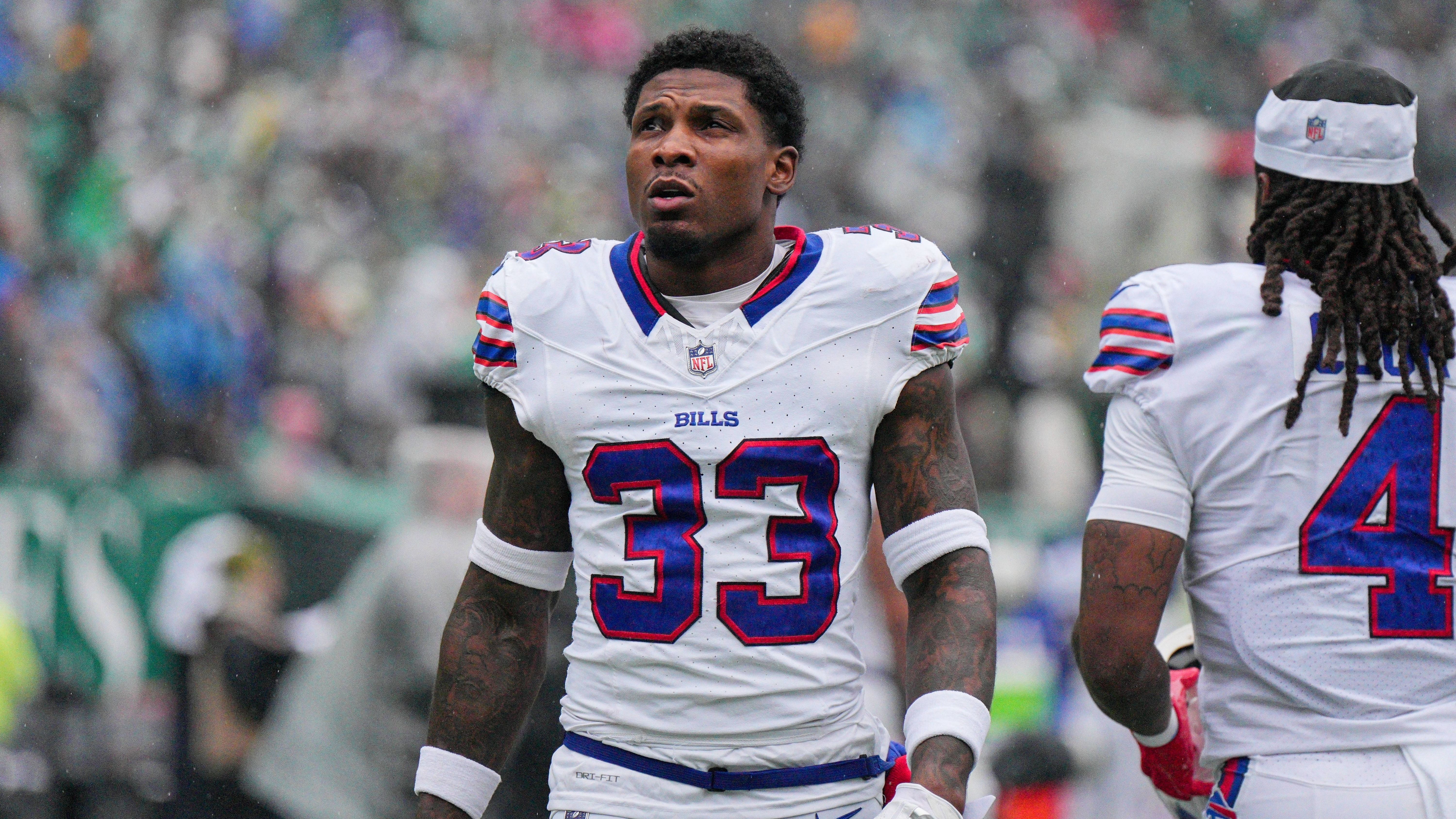 <strong>Siran Neal (Cornerback)</strong><br>Und im Defensive Backfield sollte es mit dem Personal-Beben ordentlich weitergehen. Auch Cornerback Siran Neal musste seinen Hut nehmen. Durch seinen vorzeitigen Abschied spart sich die Franchise 2,88 Millionen Dollar an Cap. Der 29-Jährige hatte 2022 für drei Jahre und neun Millionen Dollar verlängert.