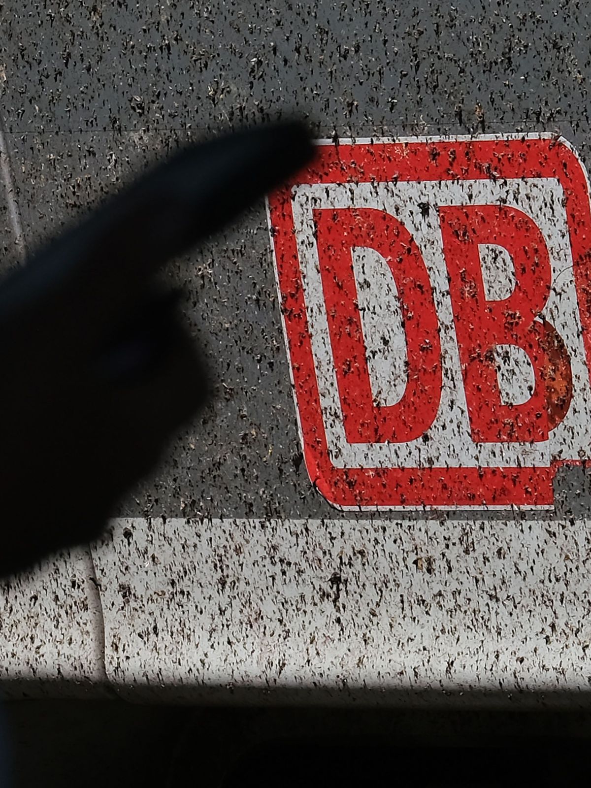 Bei der Bahn könnte es laut Eisenbahner-Gewerkschaft EVG noch in diesem Jahr "historische Preissteigerungen" geben.