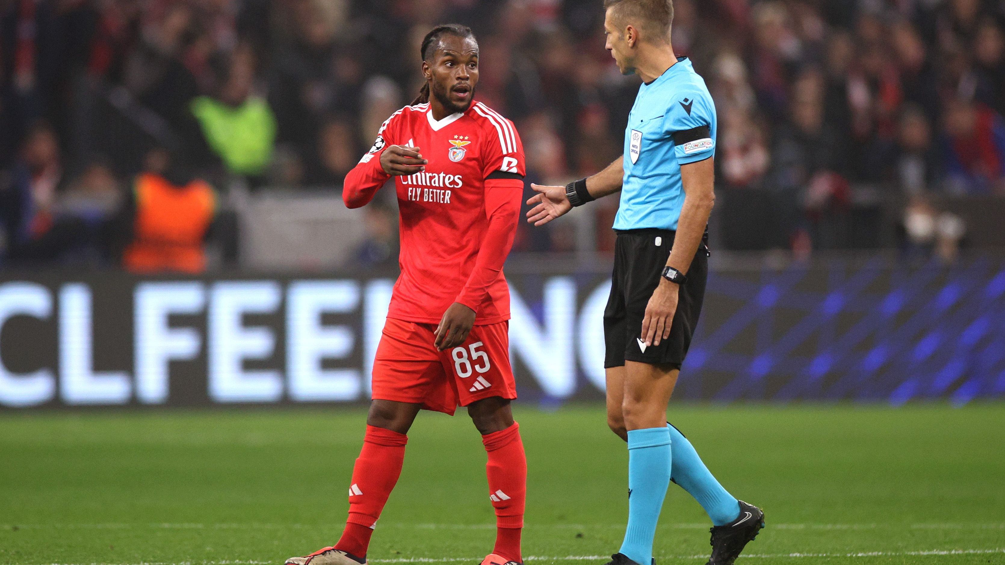 <strong>Renato Sanches (Paris St. Germain/Benfica Lissabon)</strong><br>Der frühere Bayern-Flop Renato Sanches steht wohl vor einer dauerhaften Rückkehr zu seinem Jugend-Klub Benfica Lissabon. Laut der portugiesischen Tageszeitung "Record" wollen die Portugiesen die Kaufoption in Höhe von zehn Millionen Euro ziehen und den mittlerweile 27-Jährige damit längerfristig binden. Aktuell ist das einstige Wunderkind von Paris St. Germain nur ausgeliehen ...