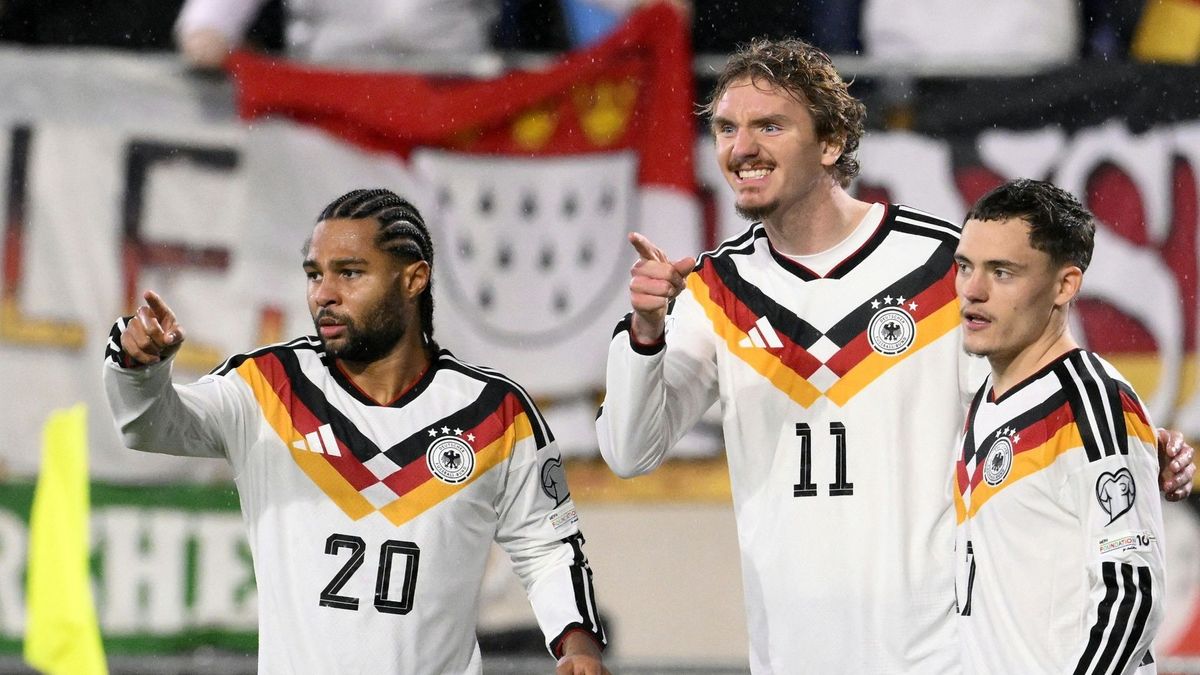 Nick Woltemade (m.) rettete das DFB-Team