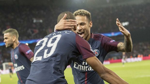 
                <strong>1. Paris St. Germain</strong><br>
                Ja, PSG hat zum Abschluss der Gruppenphase beim FC Bayern verloren, Neymar, Kylian Mbappe und Co. vielleicht ein wenig Zauber eingebüßt. Ja, das Starensemble ist menschlich und vor allem schlagbar. Aber PSG ist so eindrucksvoll mit den meisten Toren aller Mannschaften (26) durch die Gruppenphase gewütet, dass auf dem Weg zum Titel kaum ein Weg an Paris vorbeiführen wird.
              