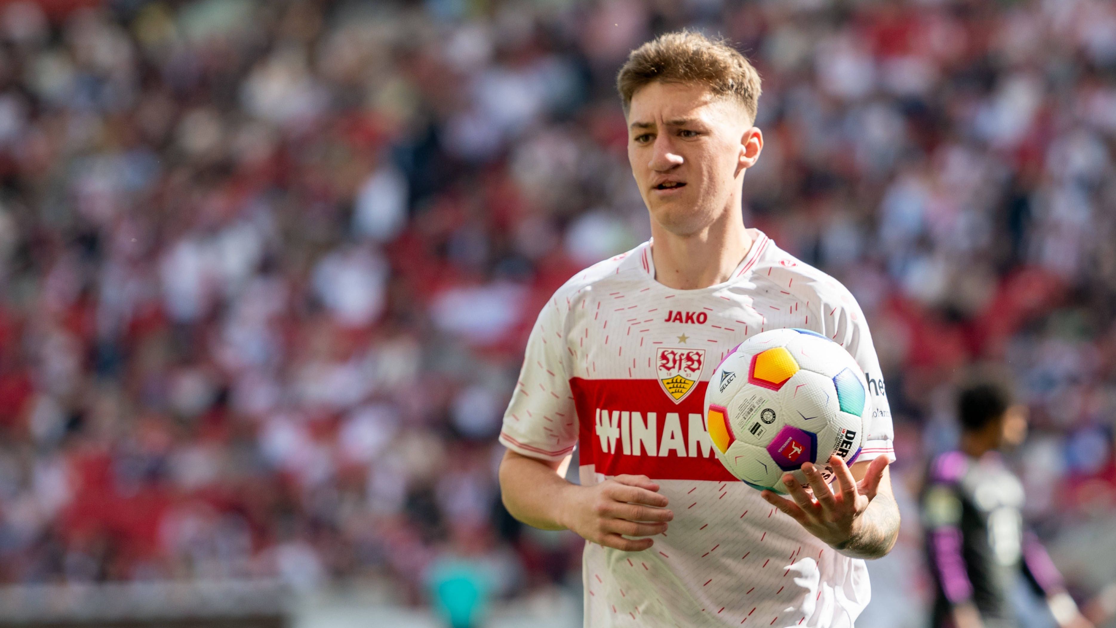 <strong>Zentrales Mittelfeld: Angelo Stiller (VfB Stuttgart)</strong><br>Noch ein Überraschungsmann! Aber wäre es wirklich so verwunderlich? Stiller spielt überragend in Stuttgart und dürfte nach der EM ohnehin in Kroos' Fußstapfen treten, sofern seine Entwicklung in Stuttgart so weitergeht. Aber wer zweifelt daran? Niemand, also kann man ihn direkt auch mitnehmen.