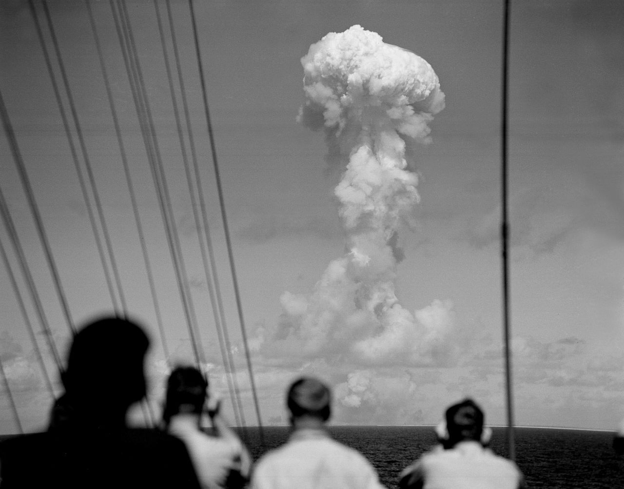 Das Bikini-Atoll im Pazifischen Ozean gehört zu den Marshall-Inseln. Hier führten die USA in den 1940er und 1950er Jahren Atomwaffen-Tests durch. Das Gebiet soll sogar verstrahlter sein als Tschernobyl und Fukushima.