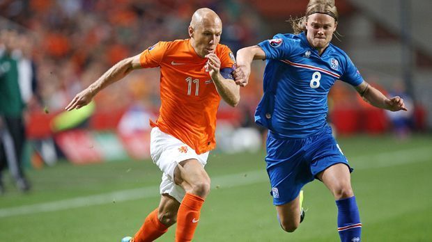 
                <strong>Island Erster in Gruppe A</strong><br>
                Derzeit steht die Islands Mannschaft auf dem ersten Platz der Qualifikationsgruppe A. Gegen die Türkei, Lettland und Kasachstan hat die Elf je einmal mit 3:0 gewonnen. Gegen die Niederlande gewann der Außenseiter beide Spiele.
              