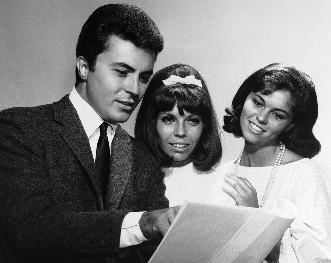 James Darren - hier ein Foto aus den 60er-Jahren mit Nancy Sinatra (Mitte) und Schauspielerin Claudia Martin.