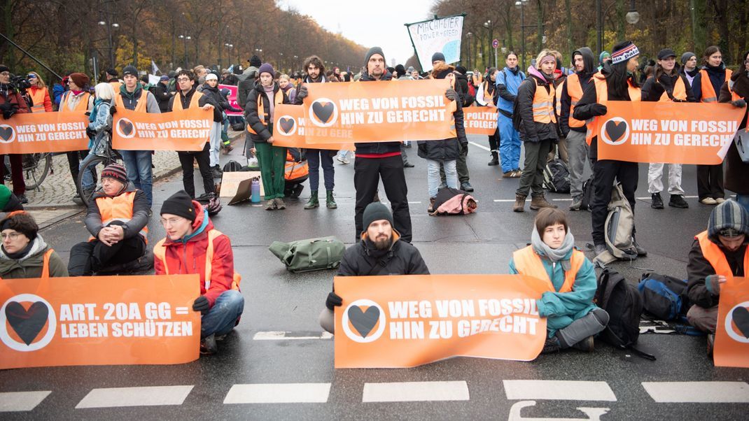 Aktivist:innen der Klimaschutz-Gruppe Letzte Generation.