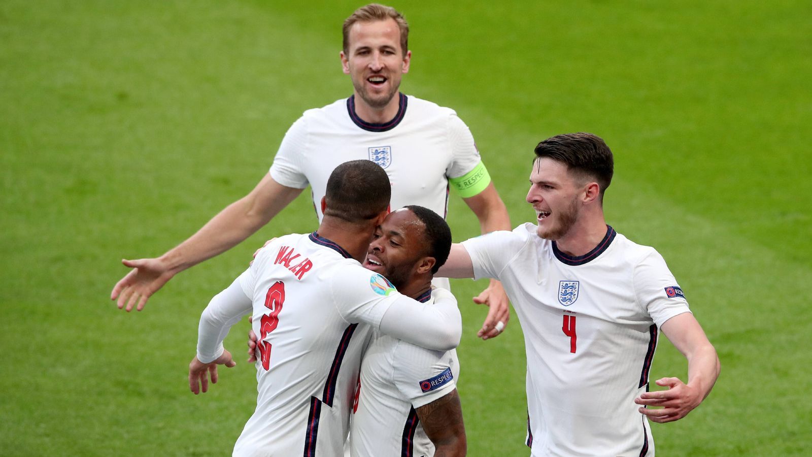 
                <strong>England holt sich den Gruppensieg - die Einzelkritik</strong><br>
                Im letzten Gruppenspiel ging es für das Mutterland des Fußball um den Sieg in der umkämpften Gruppe D. Die Mannschaft von Trainer Gareth Southgate überzeugt besonders in der ersten Halbzeit und bezwingt schwache Tschechen 1:0. Dennoch scheinen die "Three Lions" noch viel Luft nach oben zu haben. ran.de hat die Leistungen der England-Stars bewertet.
              