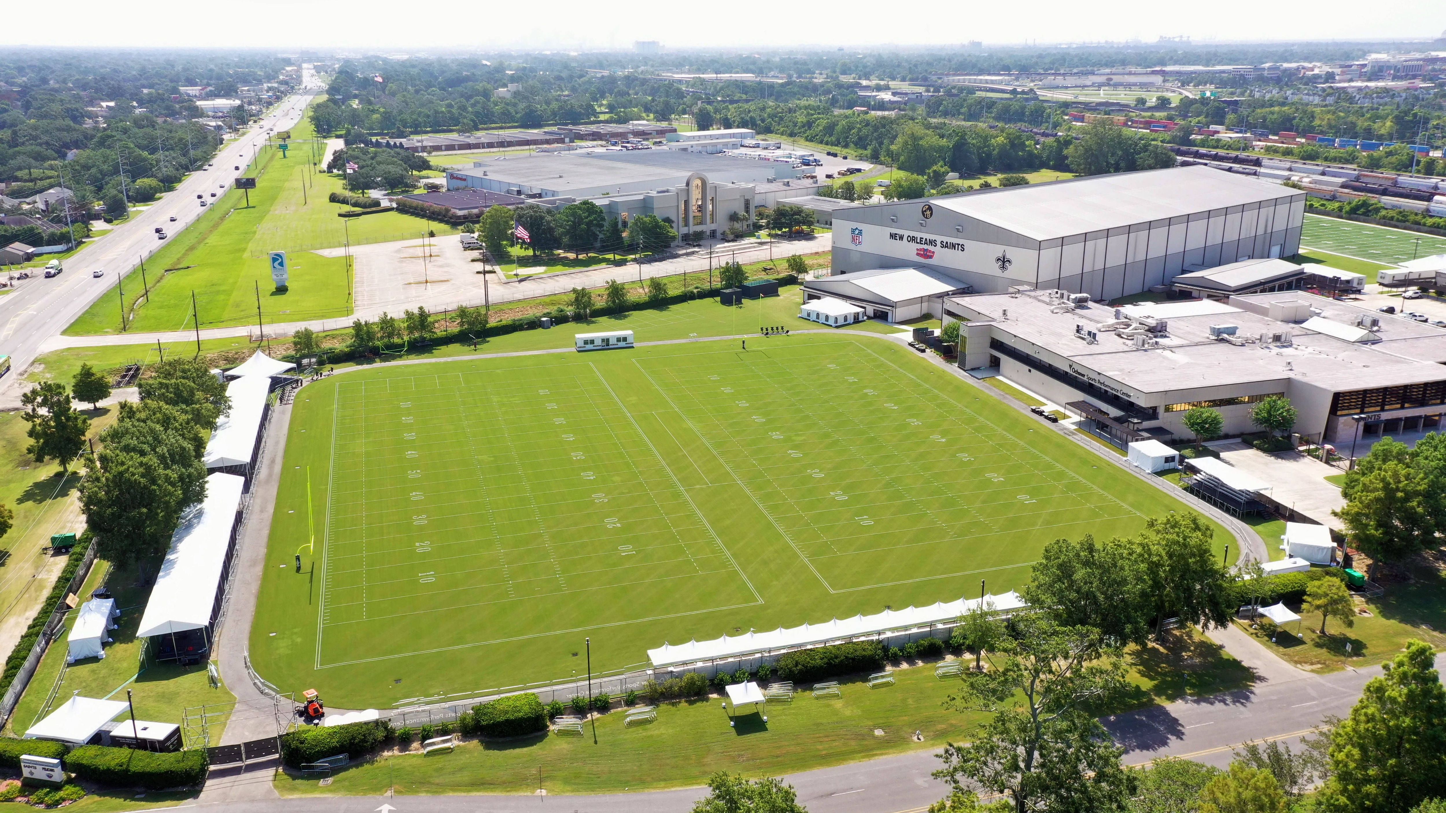 <strong>New Orleans Saints</strong>&nbsp;<br>Saints Indoor Practice Facility<br><em>Die Facility wird bis November 2024 für 12 Millionen US-Dollar modernisiert</em>