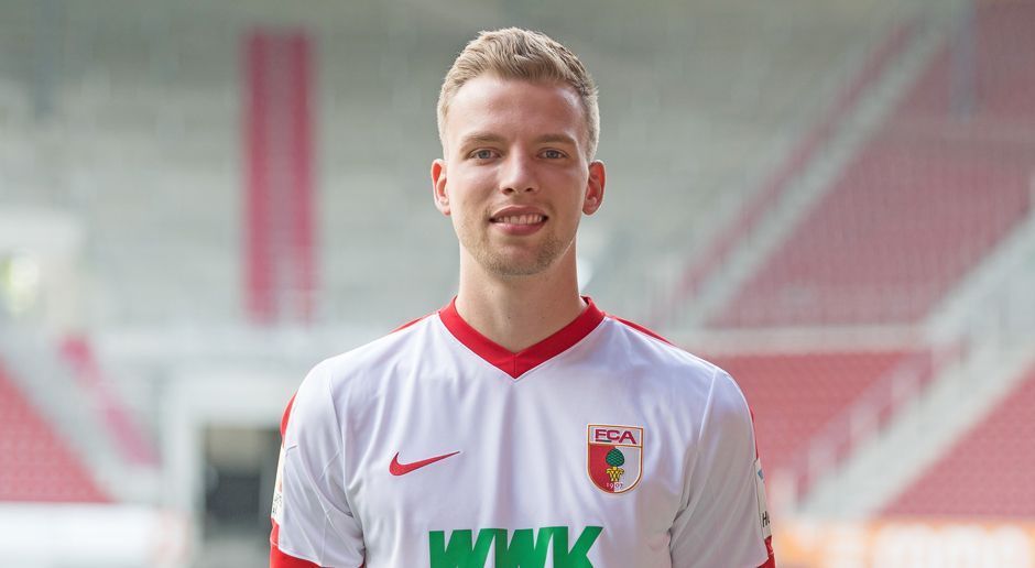 
                <strong>Marvin Friedrich (FC Augsburg)</strong><br>
                Marvin Friedrich, vor der Saison vom FC Schalke zum FC Augsburg gekommen, hat eine Hinrunde zum Vergessen hinter sich. Wegen eines Hüftschiefstands konnte der Innenverteidiger nur ein Spiel in der Regionalliga absolvieren. Nach dem Winter-Trainingslager in Marbella und 25 Minuten Einsatzzeit im Test gegen den AZ Alkmaar hat der 21-Jährige nun aber offenbar Hoffnung auf den Durchbruch bei den Profis geschöpft: "Natürlich will ich irgendwann in der Liga spielen. Klar, das wird schwer, aber Konkurrenz gibt es doch überall."
              