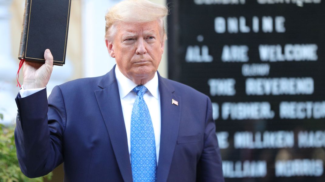 Trump soll im September zu seiner Klage gegen Michael Cohen unter Eid aussagen.