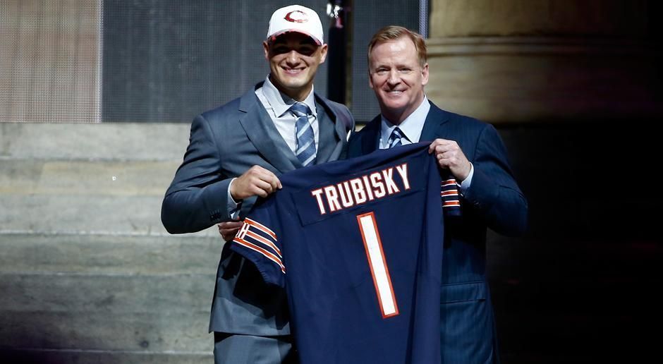 
                <strong>NFL-Draft 2017</strong><br>
                In der ersten Runde ausgewählte Quarterbacks:Pick 2 (Chicago Bears) - Mitchell Trubisky (Foto) - Pick 10 (Kansas City Chiefs) - Patrick Mahomes - Pick 12 (Houston Texans) - Deshaun Watson
              