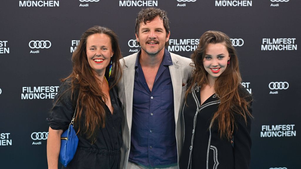 Premiere auf dem roten Teppich: "Tatort"-Star Felix Klare zeigt sich mit Tochter Falka!