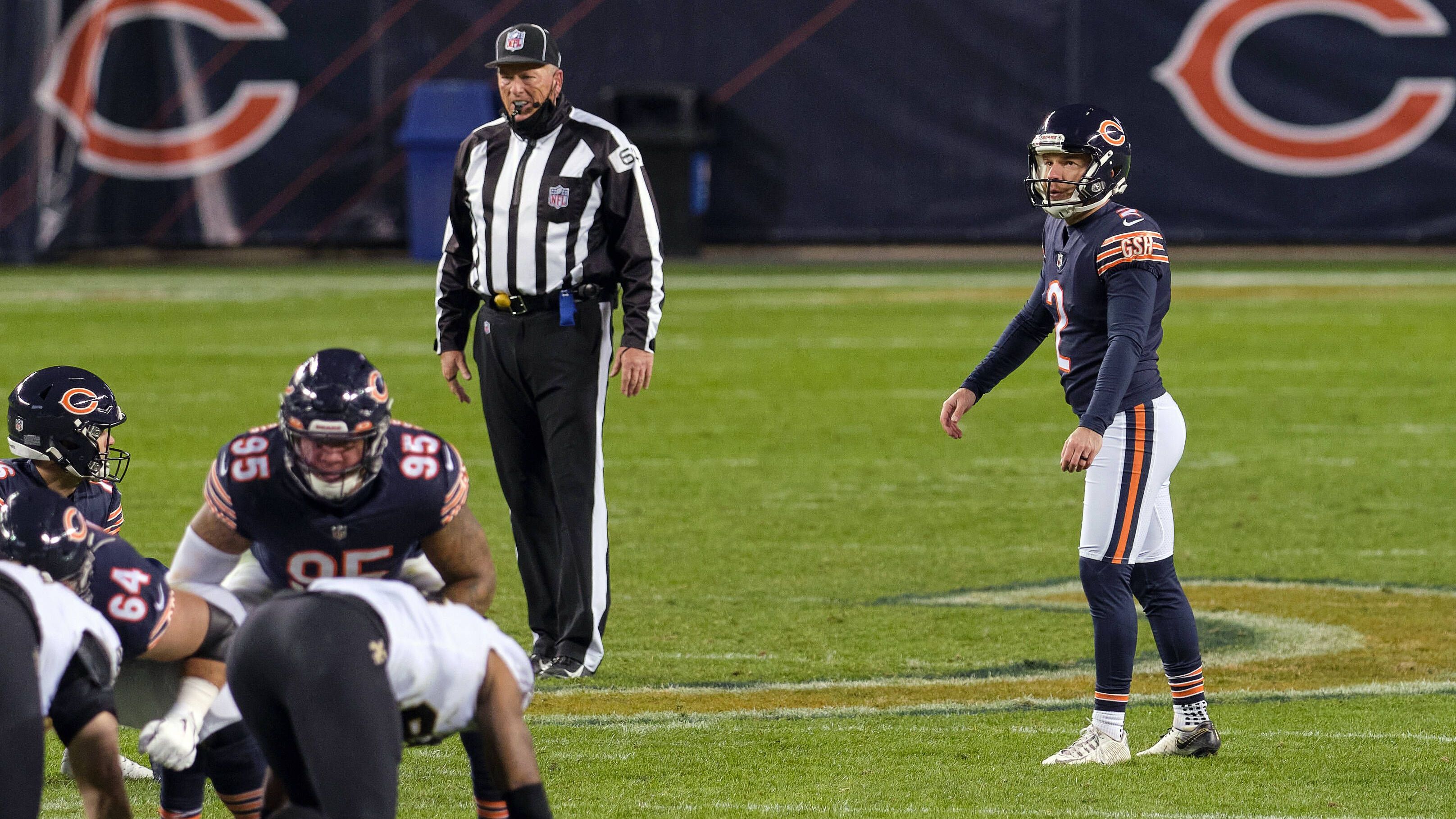 <strong>Platz 7: Chicago Bears</strong><br>Die Bears punkten vor allem mit ihrer Defense. Gerade gegen den Punt zeigt diese konstant gute Leistungen. Ähnliches leisten auch die Kickreturner und Kicker. Mit 92,1 Prozent Genauigkeit schafft es Cairo Santos in die Top-10 der NFL. Wo sich das Team aus Chicago mächtig steigern muss, ist der Punt-Return. Hier verbuchen die Returner gerade einmal 188 Yards in 23 Versuchen. Die zweitwenigsten.&nbsp;